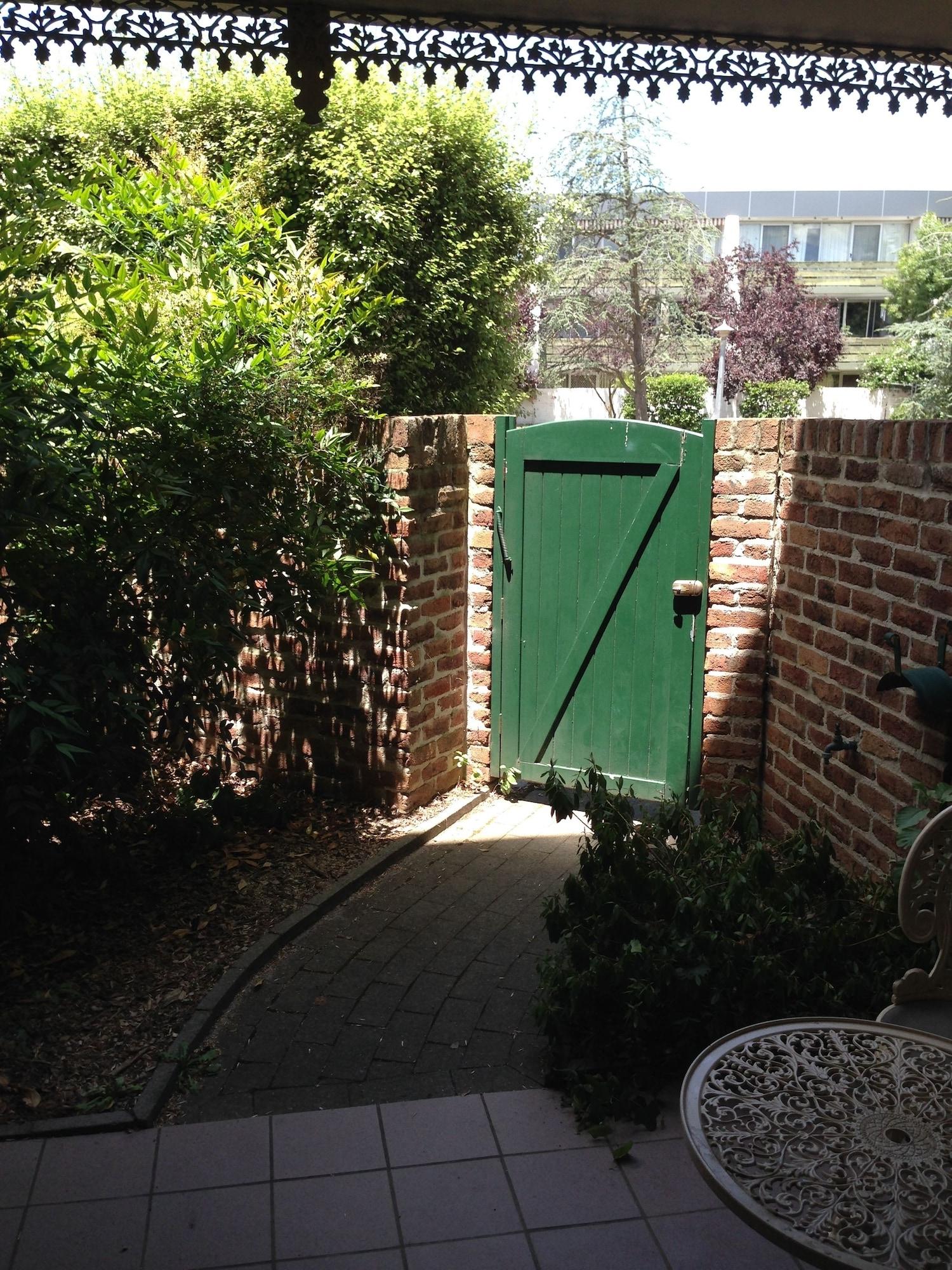 Adina Serviced Apartments Canberra Kingston Exterior foto